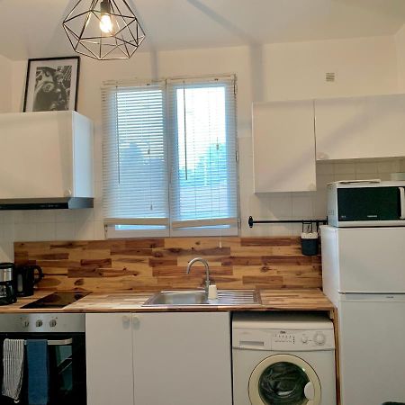 Agreable Maison Avec Parking Gratuit Sur Place. Saint-Denis  Exterior photo