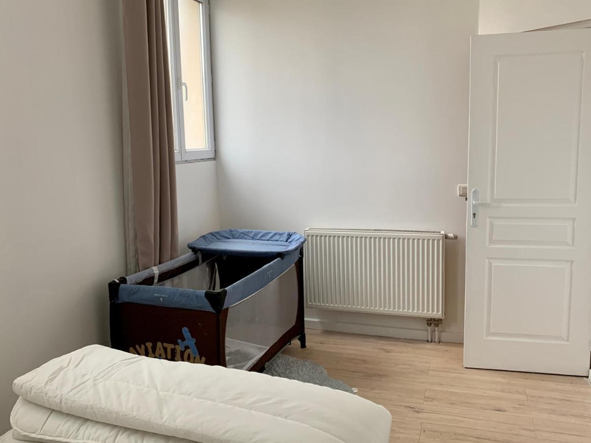 Agreable Maison Avec Parking Gratuit Sur Place. Saint-Denis  Exterior photo